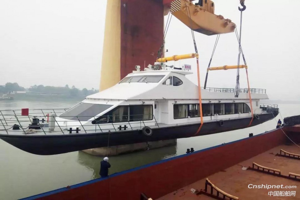 江龙船艇新型观光游船“嘉州02”号交付