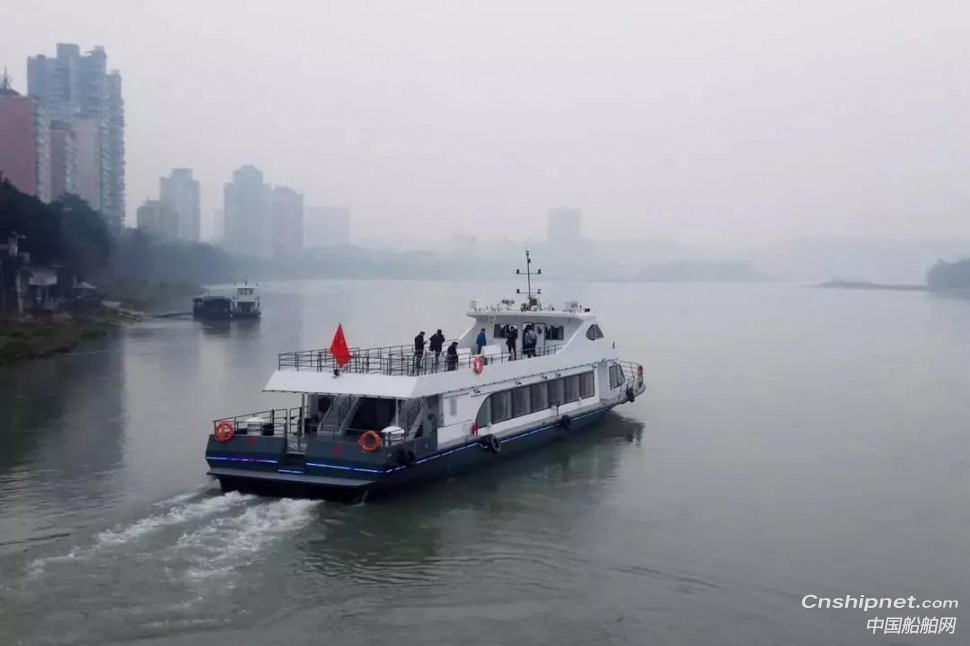 江龙船艇新型观光游船“嘉州02”号交付