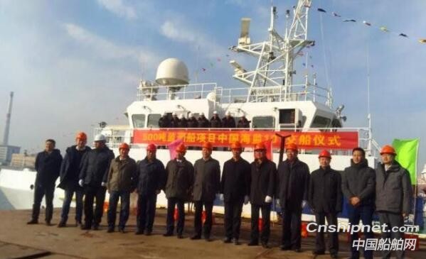青岛鹤顺船业500吨级近岸海洋环境监测船首船顺利交付