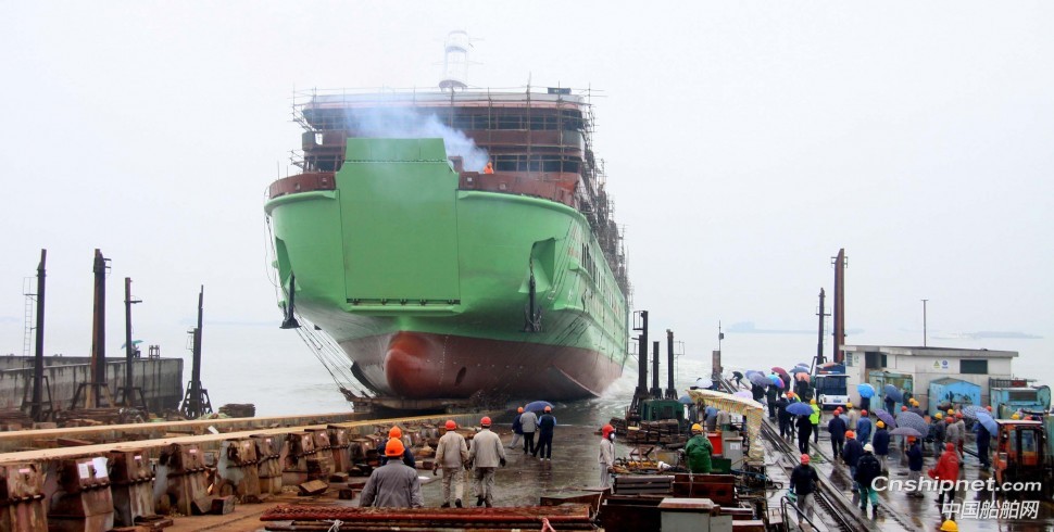 口岸船舶一艘客滚船顺利下水