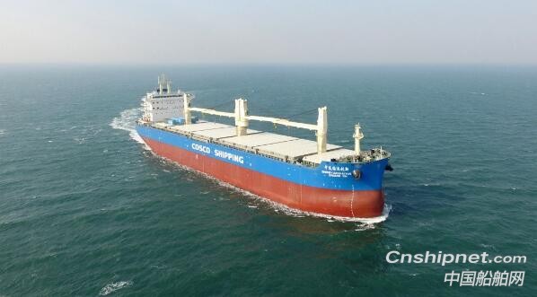 大连中远海运重工6.2万吨多用途纸浆船2号船完成试航