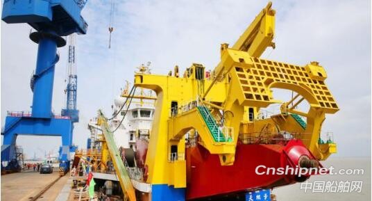 亚洲最大的重型自航绞吸船“天鲲号”首航