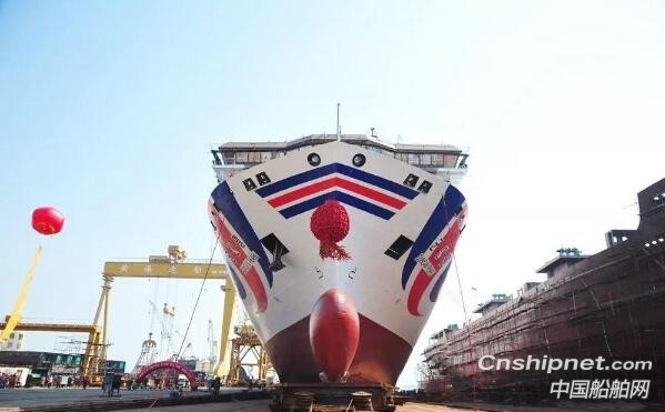 黄海造船豪华客滚船“群山明珠”轮顺利下水