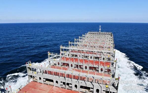 舟山中远海运重工第二艘3300TEU集装箱船圆满试航