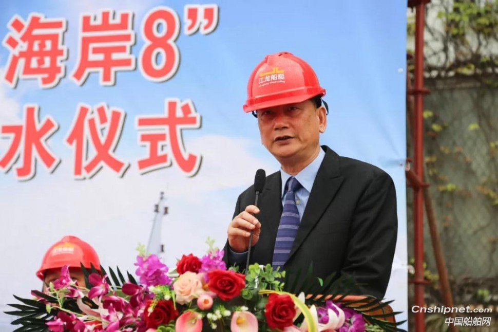 江龙船艇现代化观光客船“金色海岸8”顺利下水