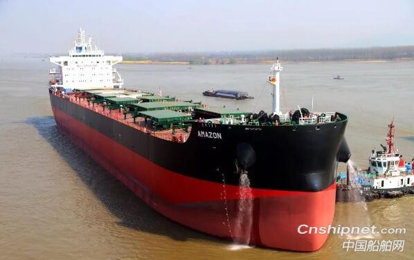 金陵船厂第5艘81600吨散货船试航归来