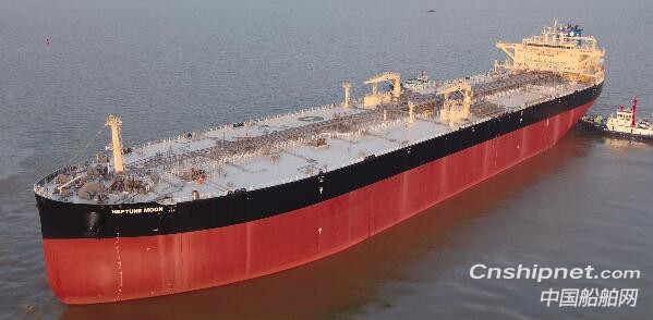 扬州中远海运重工15.8万吨苏伊士原油轮系列船首制船顺利交付