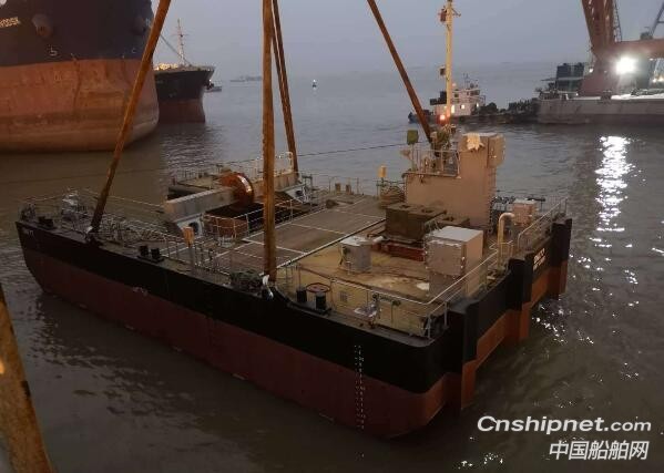 南通中远船务N870抛锚驳交付