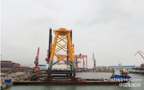 黄埔文冲40万千瓦海上风电场首套风机导管架交付