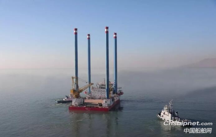 渤船重工华科3号自升自航式服务平台命名交付