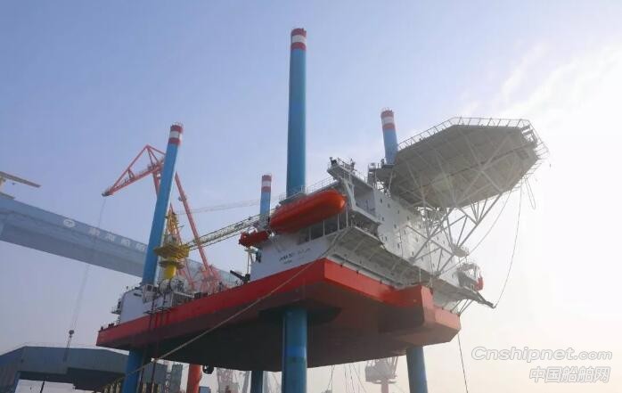 渤船重工华科3号自升自航式服务平台命名交付