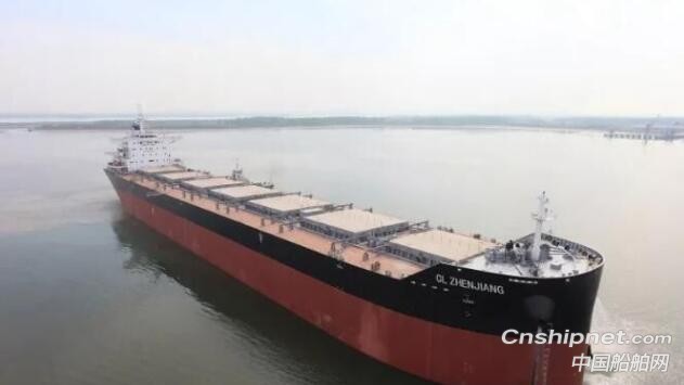 新大洋造船82000吨散货船出海试航