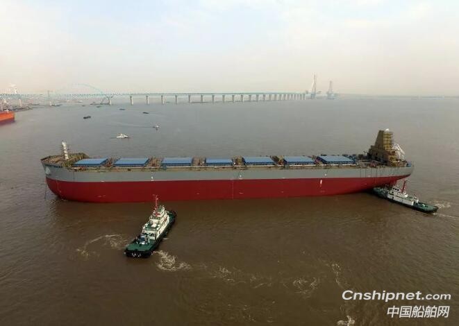 韩通重工第三艘82000吨散货轮成功下水