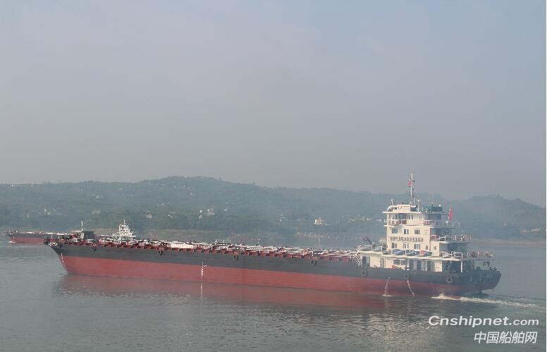 中江船业2艘105m沥青船顺利开航离港