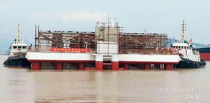 中国首制智能环保型鲍鱼养殖平台“福鲍001”正式下水