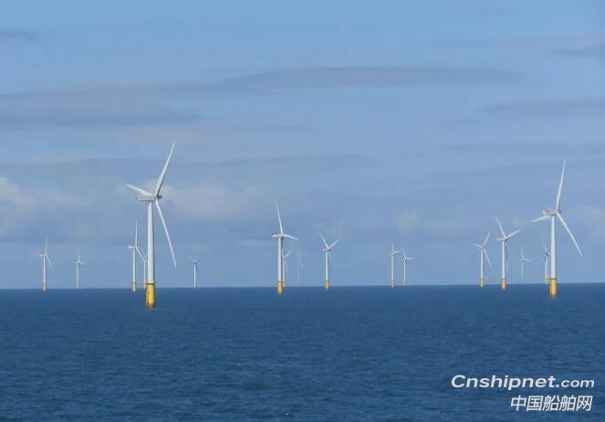 振华重工成功完成中广核阳江南鹏岛风电管桩滑移上船