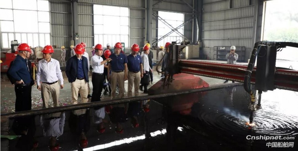 江龙船艇43.5m新型环珠澳双体观光客船开工