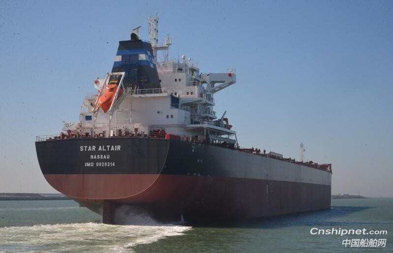 京鲁船业82000吨散货船圆满试航