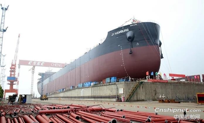中船澄西29号8.2万吨散货船顺利下水