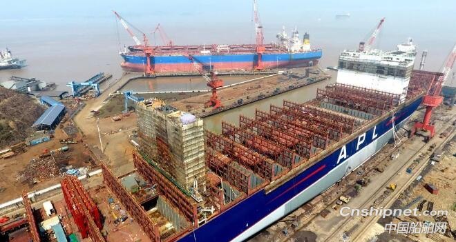 舟山中远海运重工改装一新的达飞海运