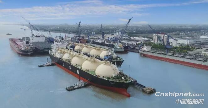 华润大东船务工程“阿尔哈兹纳”号液化天然气船修理完工