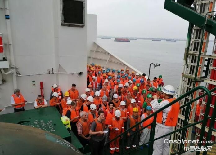 广东中远海运重工首制15000立方米耙吸式挖泥船