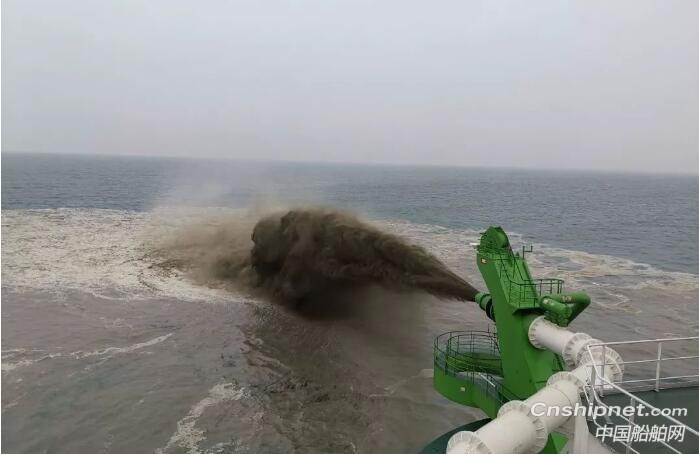 广东中远海运重工首制15000立方米耙吸式挖泥船