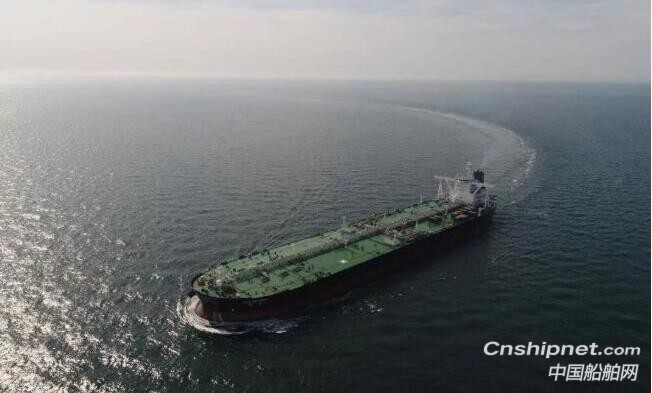 全球首艘30万吨超大型智能原油船提前顺利完成海试