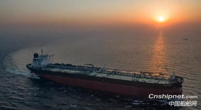 全球首艘30万吨超大型智能原油船提前顺利完成海试