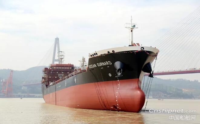 东南造船首制11000吨油化船顺利下水