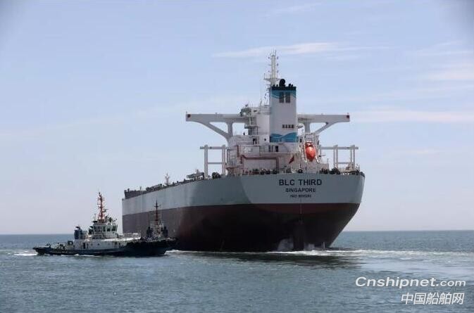 渤船重工第3条21万吨15号散货船离港试航