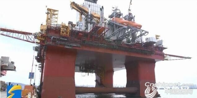中集来福士极地恶劣海域半潜式钻井平台“仙境烟台”命名