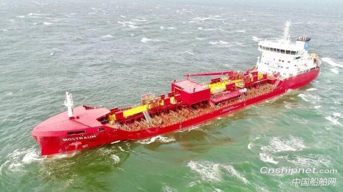 中航鼎衡2艘9900吨不锈钢化学品船命名