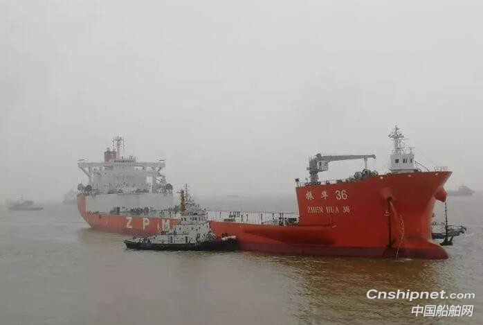 南通中远海运船务大型改装甲班运输船顺利开航