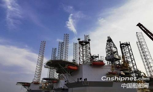 外高桥造船CJ50型自升式钻井平台命名交付