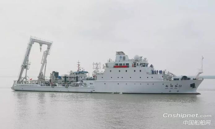 武船3000吨级大型浮标船1号船“向阳红22”海试并交付