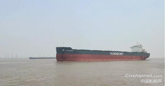 新韩通船舶重工82000吨散货轮圆满试航