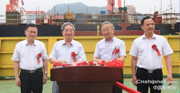 马尾造船科学试验平台、浮式防波堤成功交付