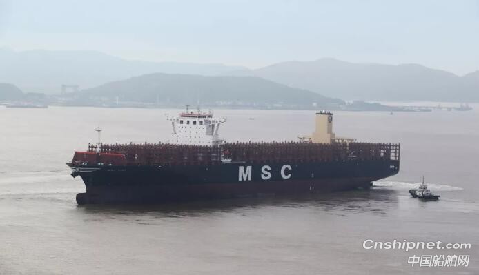 金海智造第二艘12200TEU集装箱船交付离厂