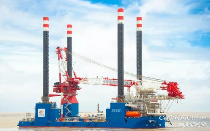 启东中远海运海工自升自航式风电安装船成功下水