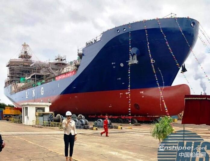 通吉宝船厂全新7500方液化天然气运输船首制船下水