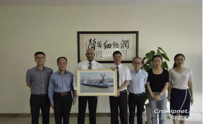 韩通船舶重工82000吨系列的散货轮顺利签字交付