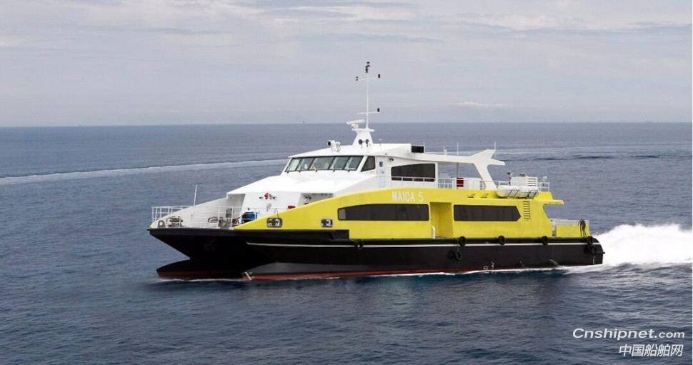 江龙船艇32米铝玻复合双体高速客船顺利交付