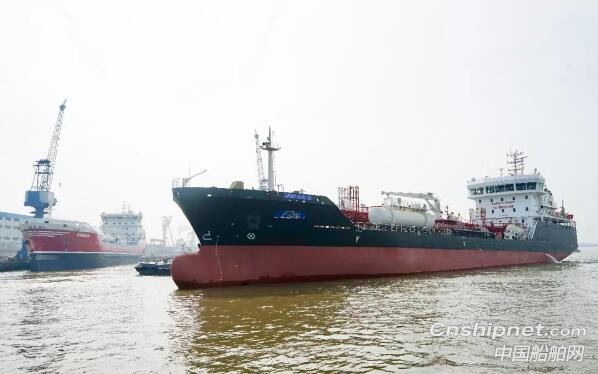 中航鼎衡7950吨化学品船2#船顺利完成海试
