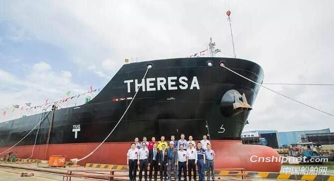 江苏海通海工装备首制19700吨成品油轮交付