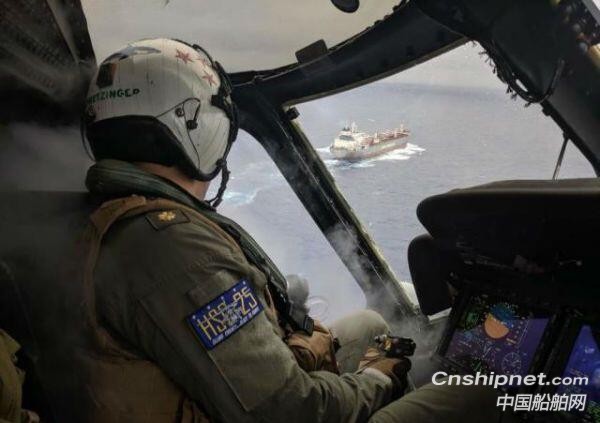 美国海军称在关岛附近救援一名中国重病的船员