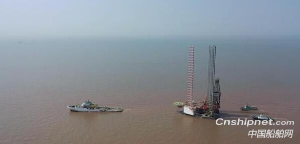 外高桥造船CJ46型H1368自升式钻井平台交付