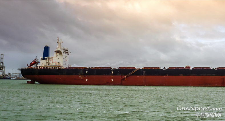 扬子江船业获2艘32.5万吨散货船订单