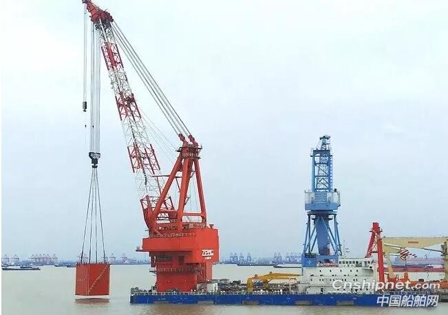 振华重工1600吨全回转浮吊完成改造