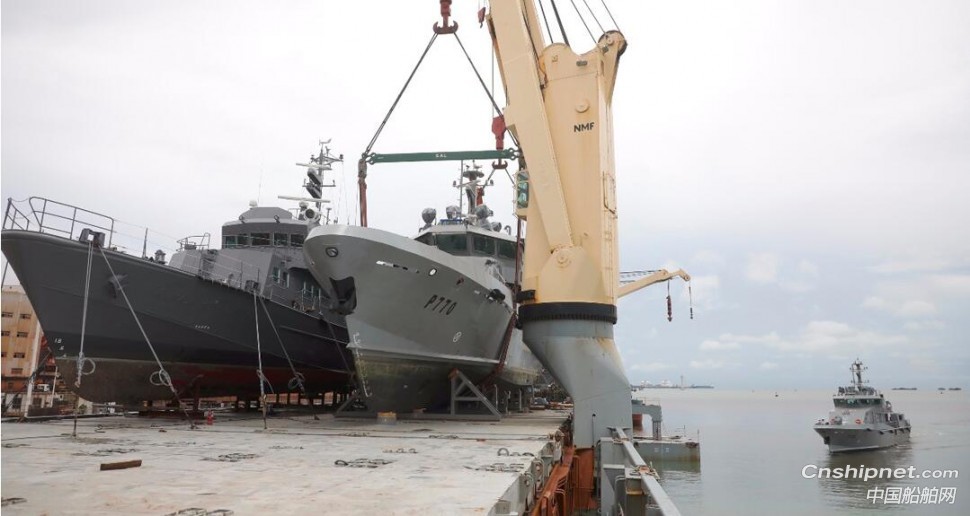 江龙船艇38.8米铝合金超高速巡逻船正式吊装发运